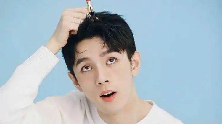 电商带货主播 李佳琦 口红一哥_小红书带货一姐是谁