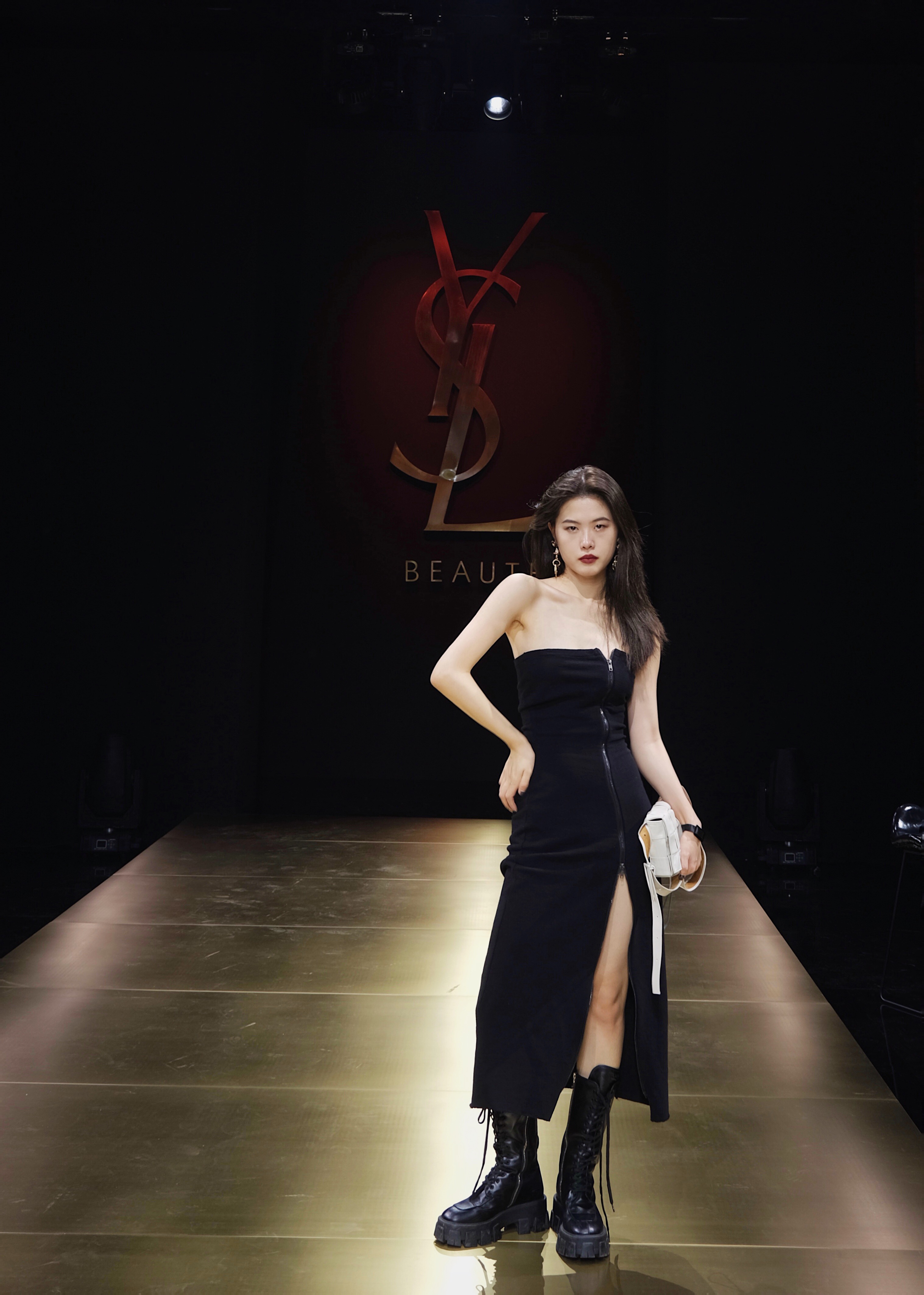 美术系小学姐辣椒鲨鱼：美妆博主分享纹身见解，小红书时尚C计划助力涨粉奇迹