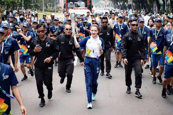 从负债400万到纳斯达克!恩佳N的逆袭:淘宝直播如何造就30亿佣金奇迹?