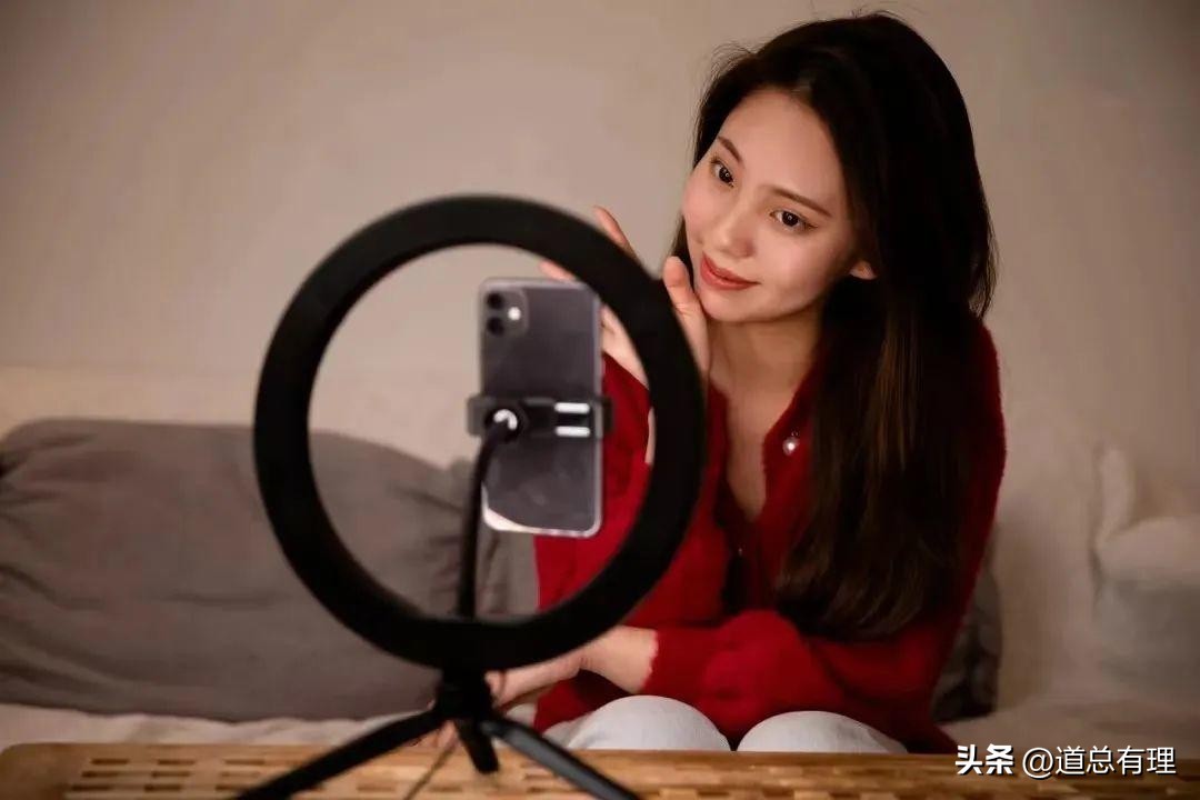 AI大模型带货 商业化变现 探索路径_小红书带货榜单是成交额吗