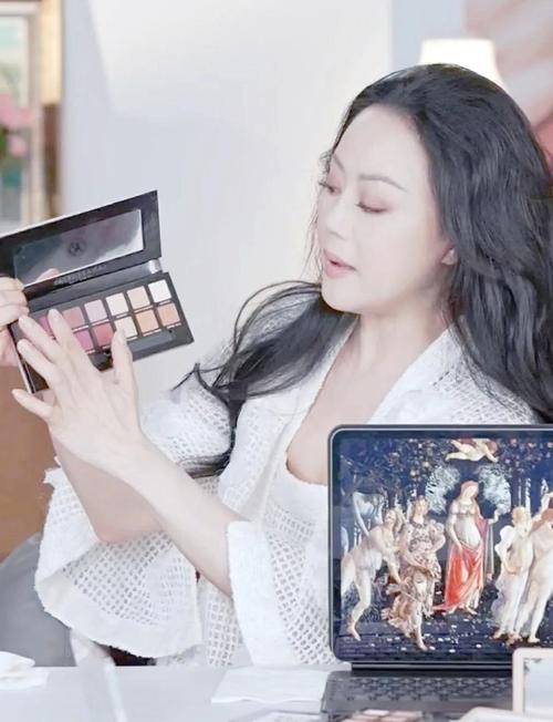 小红书双十一战报出炉：章小蕙破亿领跑，26个品牌销售额超百万