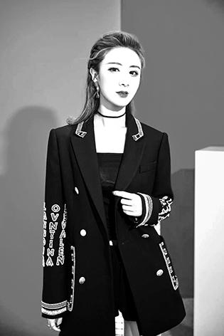 薇娅直播销售女王_电商主播薇娅_淘宝带货女王是真的吗