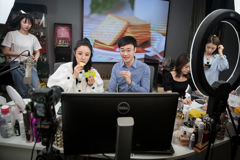 直播带货虚假宣传_怎样在快手带货得提成呢_直播带货坑位费高