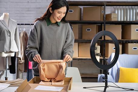 淘宝直播带货图片素材指南:白底图、场景图、细节图、买家秀,3大拍摄套路需谨慎