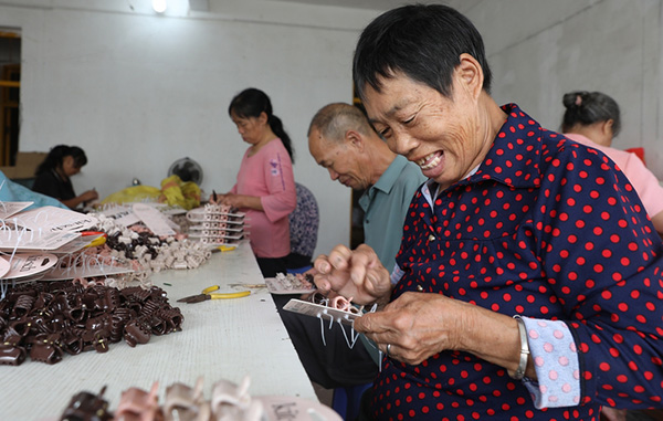 老年网红博主_退休再就业趋势_抖音带货平台要收费吗