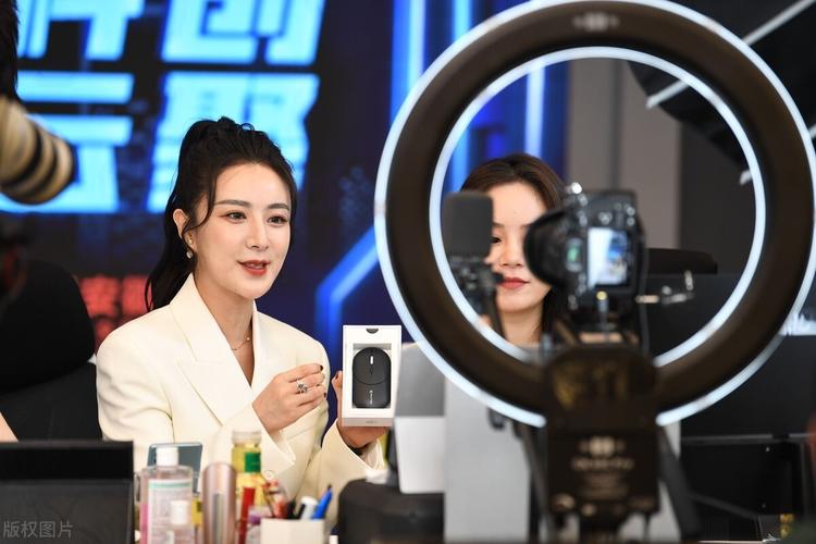 网络直播带货名人排名_中国带货主播排行榜2021年_薇娅viya带货主播