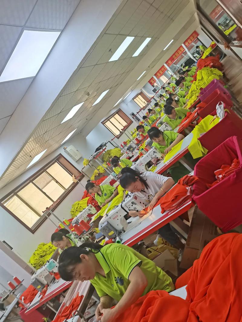 从服装厂质检员到网红主播：苏静婉的逆袭之路，看她如何洗刷廉价味？