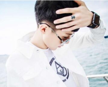 高迪：快手三千万粉丝的音乐男神！一人我饮酒醉原唱，磁性嗓音征服全网