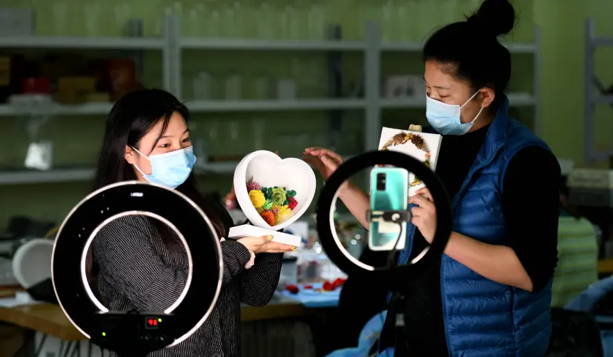 主播带货避坑指南：揭秘坑位费套路与佣金陷阱，品牌如何防范风险？