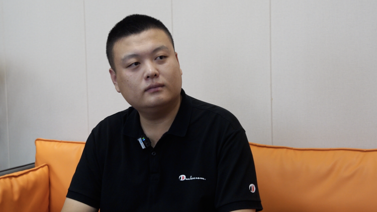 卖货主播一个月收入_直播带货收入差距_头部主播月收入