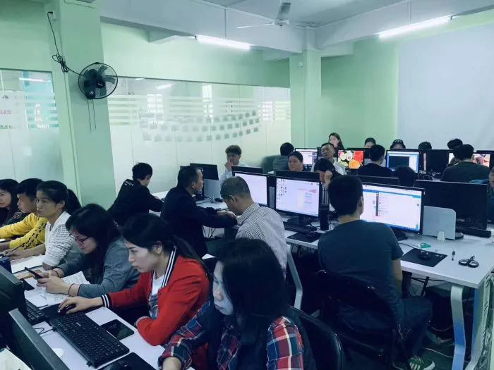 抖音直播运营全攻略：从账号准备到团队搭建，详解直播间权重与引流技巧