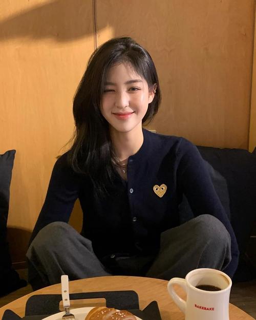 小红书人气博主排名揭秘：美妆、时尚、旅行、美食、育儿，谁主沉浮？