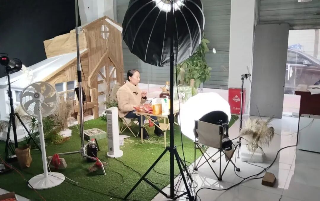 社区直播带货基地_直播间带货流程话术_玉兔社区电商就业