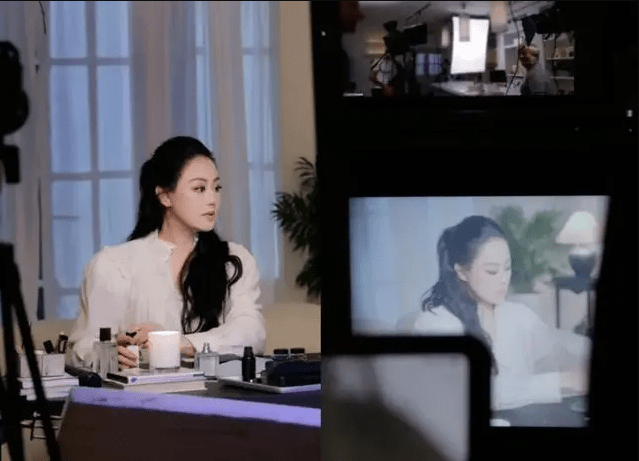 章小蕙直播带货_初代名媛章小蕙带货能力_小红书网红带货是真的吗