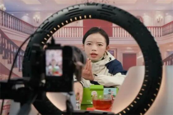 抖音带货一个月真实收入揭秘,普通人也能月入过万吗?