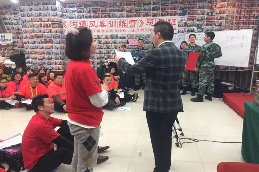 朋友圈服装营销技巧_新手怎么带货卖衣服_朋友圈带货文案怎么写